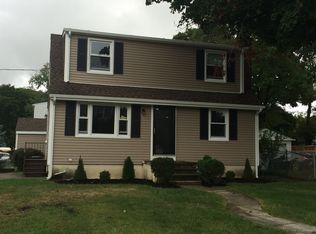 22 Park Ave, Bloomingdale, NJ 07403