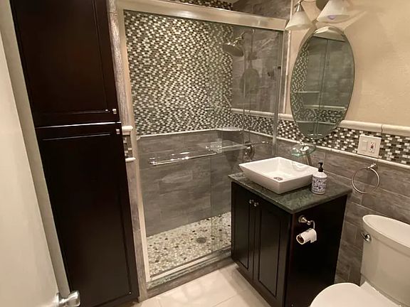 3rd image of 19-18 Ditmars Blvd Floor 1