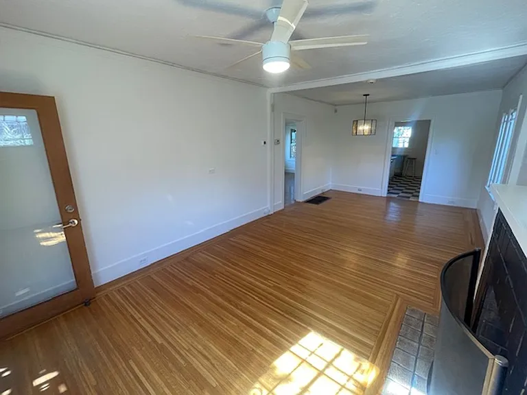 1424 E 20th St — Photo 15