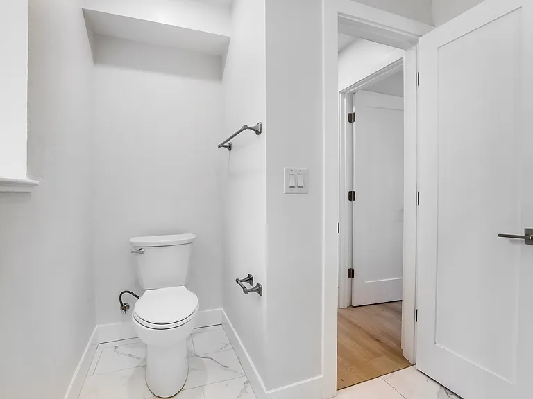 1270 N Logan St #9 — Photo 28
