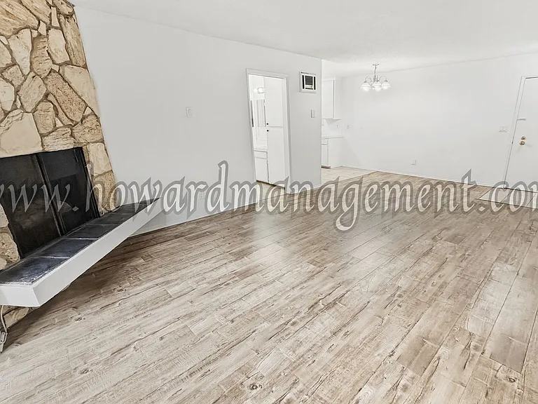 323 Bicknell — Photo 2