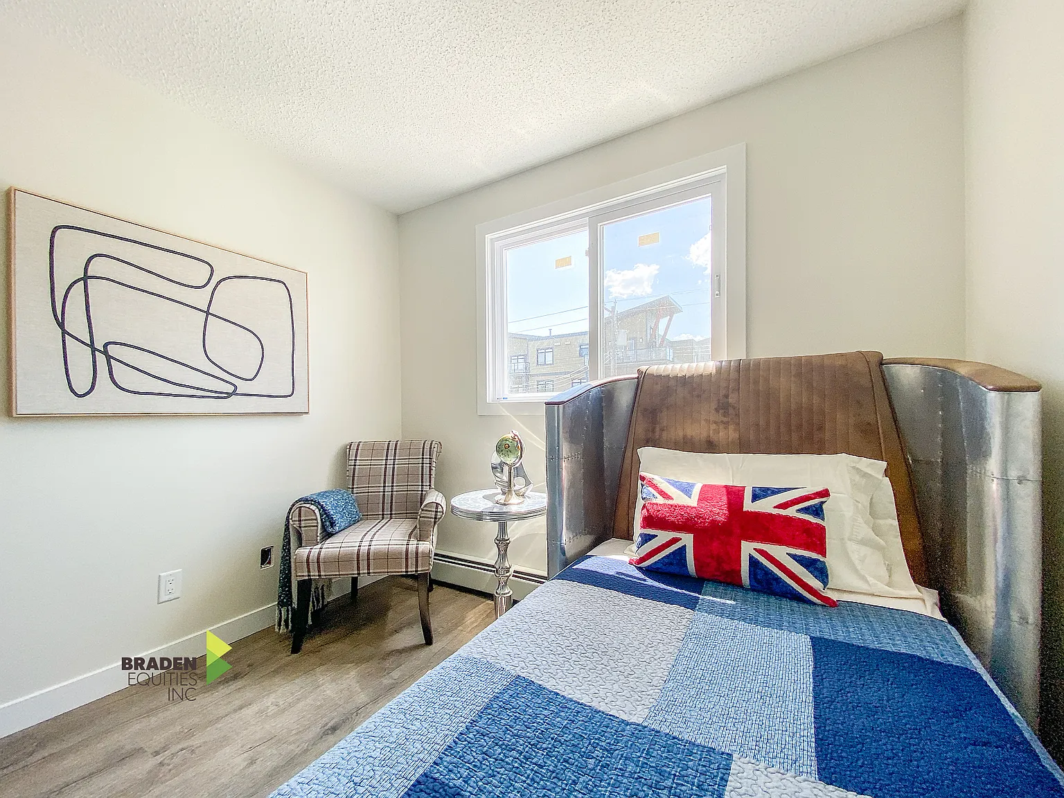 Strathcona Apartments — Photo 4