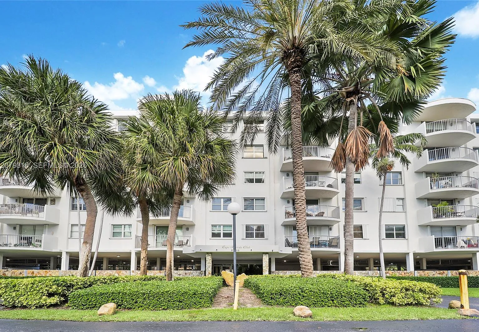Cape Florida Clib Condo P — Photo 1