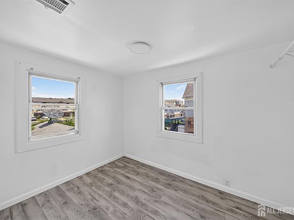 4th image of 23 Union St #2