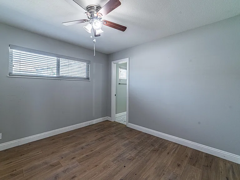 1408 N Buckingham St — Photo 15