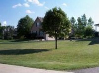 8611 Steeple Ct, Spring Grove, IL 60081