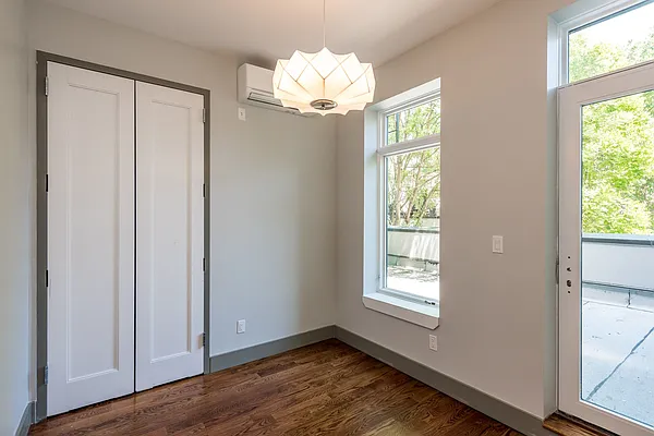 Rented by Nooklyn NYC LLC | media 17