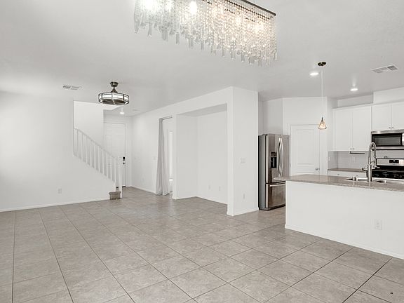 #GuardianRealty 11070 Neets Bay Rental Home Southwest Living room 2_07302025