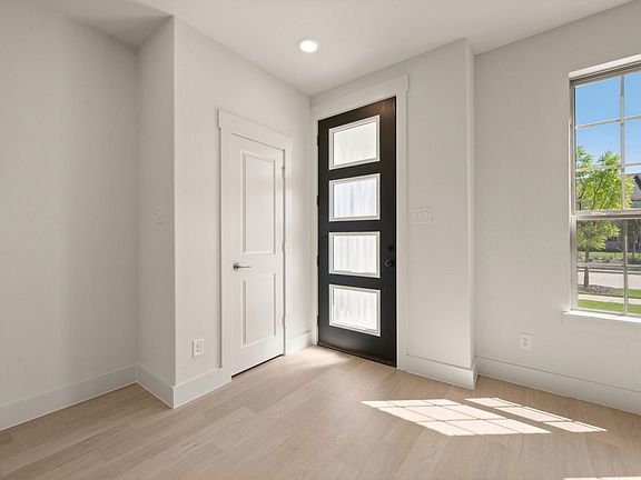 3rd image of 1821 Summer Aura