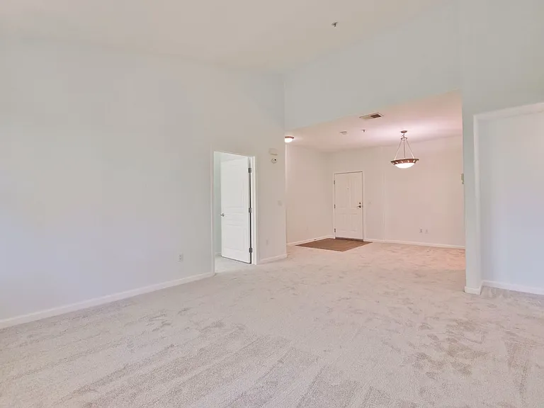 453 E Okeefe St #307 — Photo 8