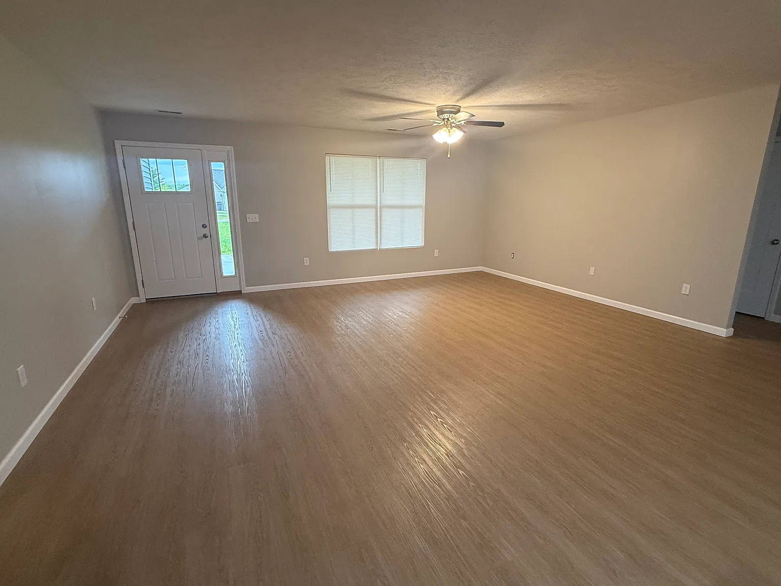 3 bed, 1700 sqft, $2,400 — Photo 4
