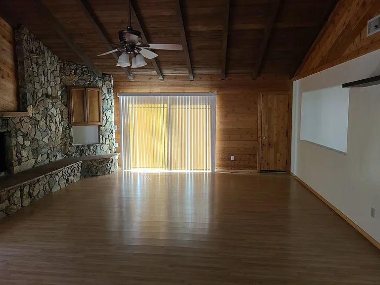 851 Taft Ave — Photo 6