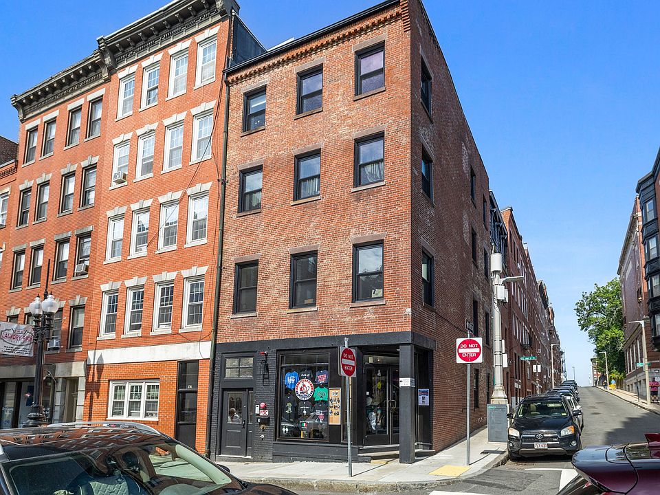 1st image of 174 Salem St APT 3