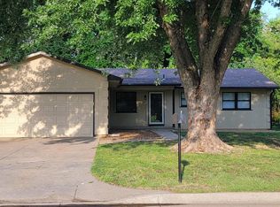 2104 N Ridgewood St, Wichita, KS 67208