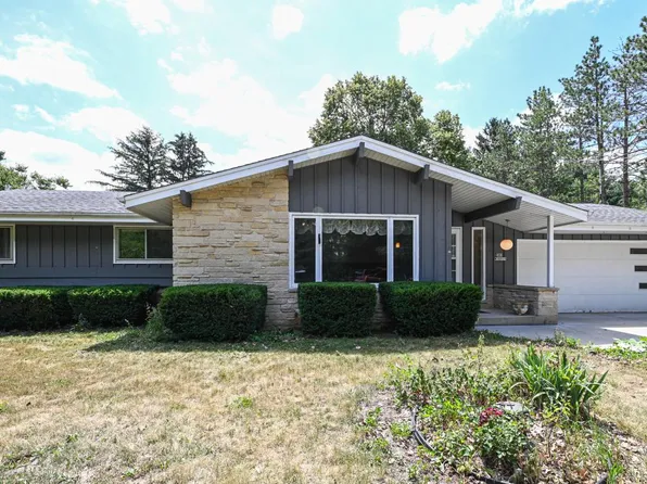 S89W22515 Franz DRIVE, Big Bend, WI 53103