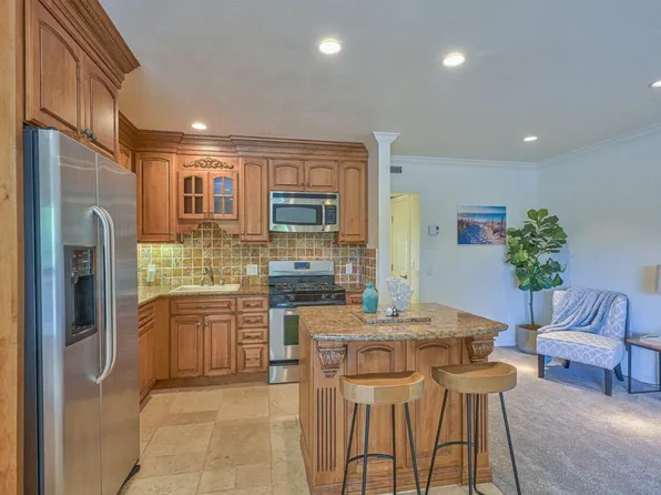 500 Glenwood Cir APT 235A, Monterey, CA 93940