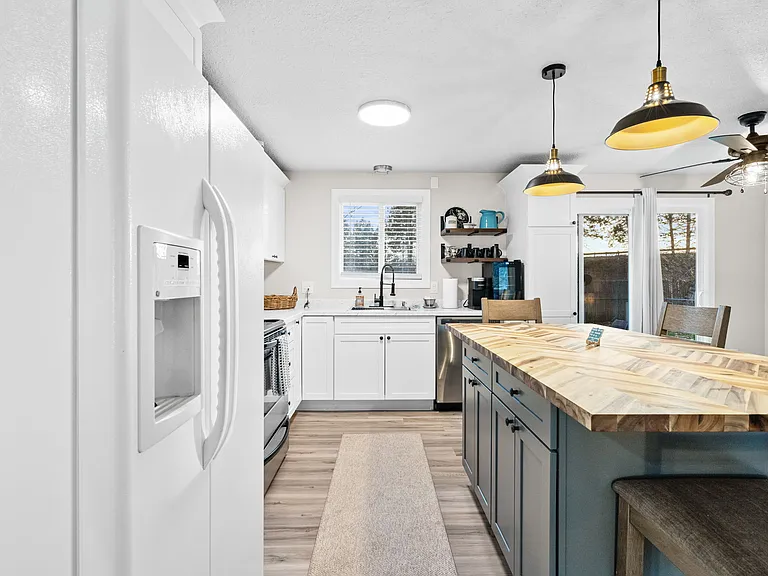 1820 N Burl Ln — Photo 14