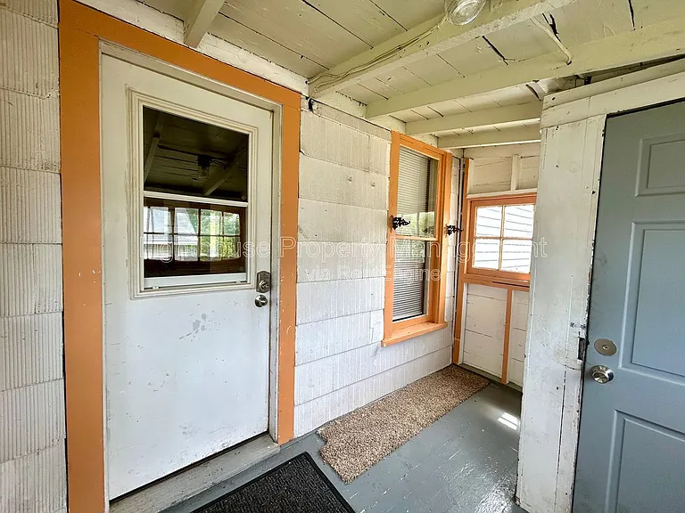 2550 Crozier Ave #2 — Photo 16