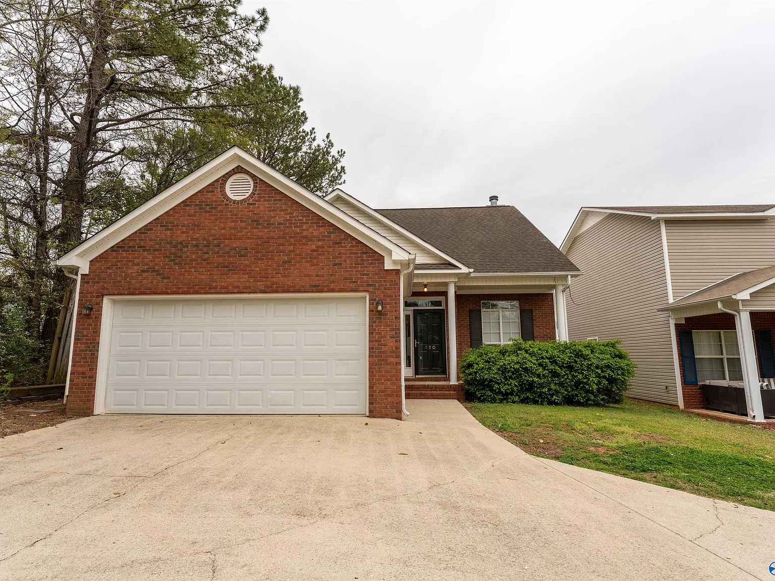 4 bed, 2.5 bath, 1755 sqft, $1,850 — Photo 1