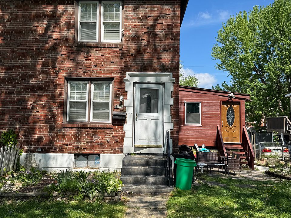 1st image of 811 W Emaus Ave
