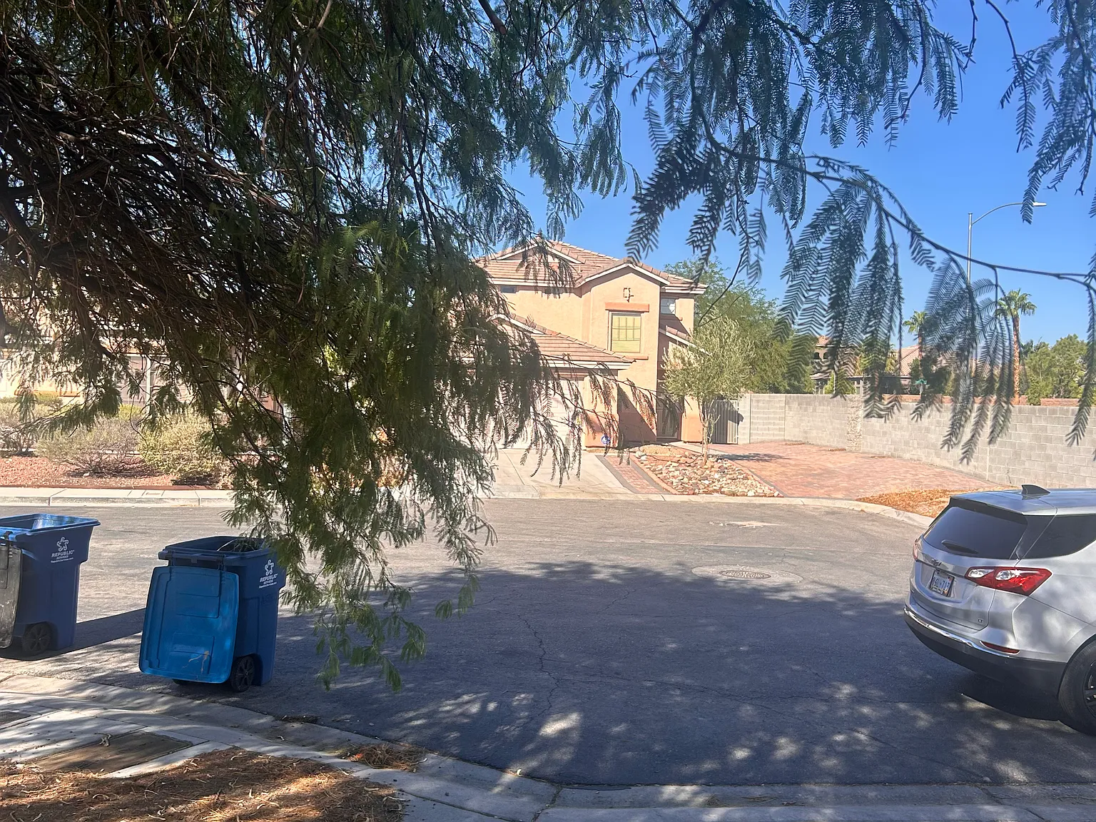 4 bed, 2.5 bath, 1976 sqft, $2,200 — Photo 3
