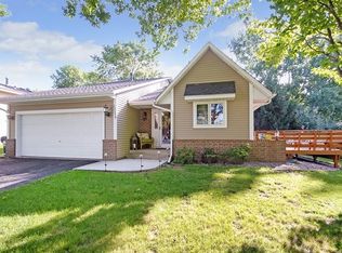 12528 Sandy Point Rd, Eden Prairie, MN 55347