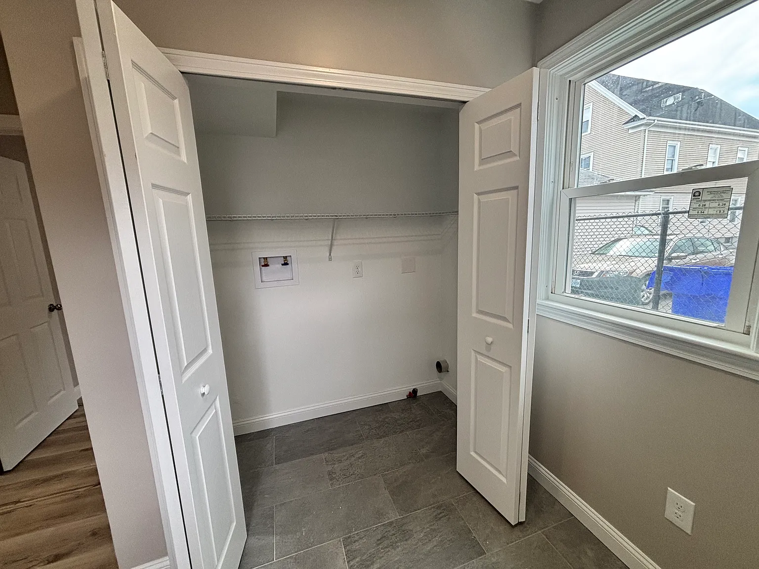 2 bed, 900 sqft, $2,300 — Photo 2