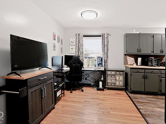 5th image of 3544 Fisher Rd