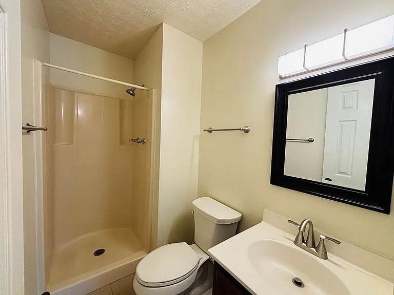 1704 Emerald St — Photo 18