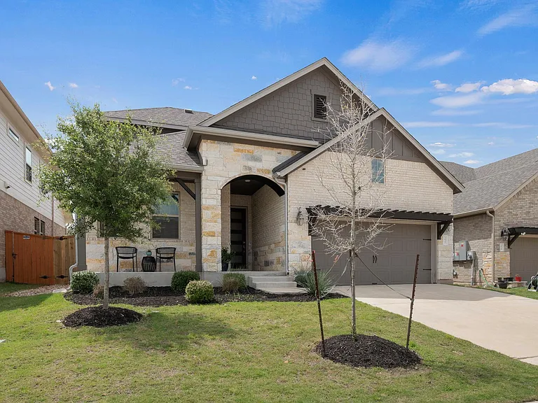 3932 Pine Cone Way — Photo 2