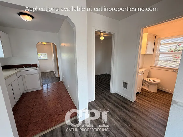 801 Columbia St — Photo 12