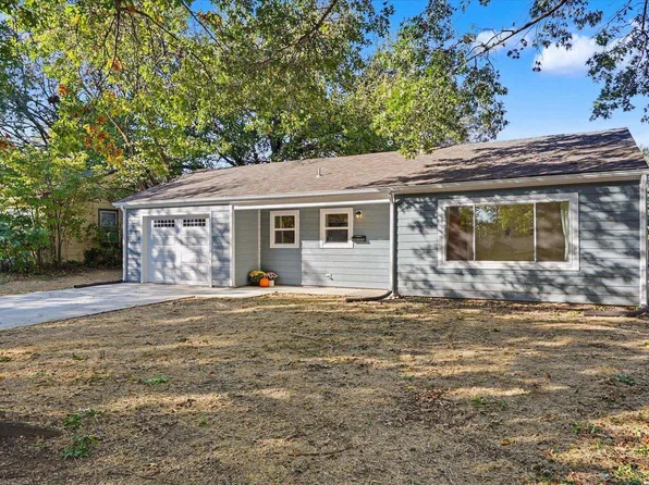 2508 Moundview Dr, Lawrence, KS 66049