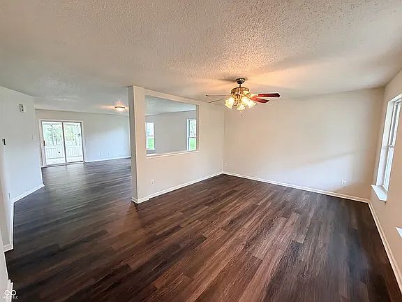 5th image of 6513 Buttonwood Dr