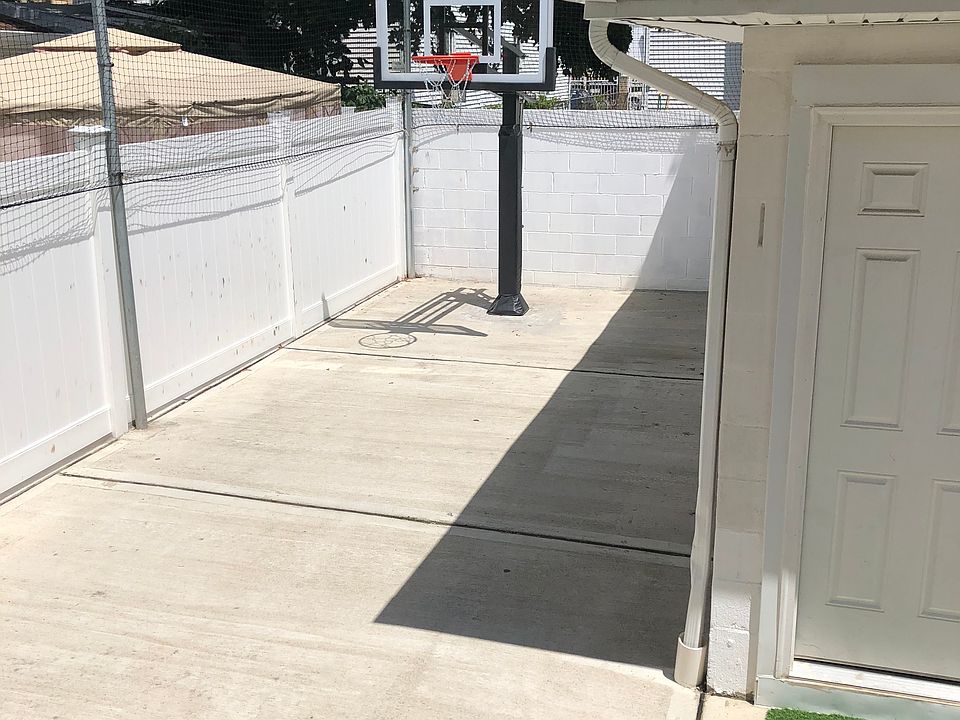 2nd image of 13449 158th St