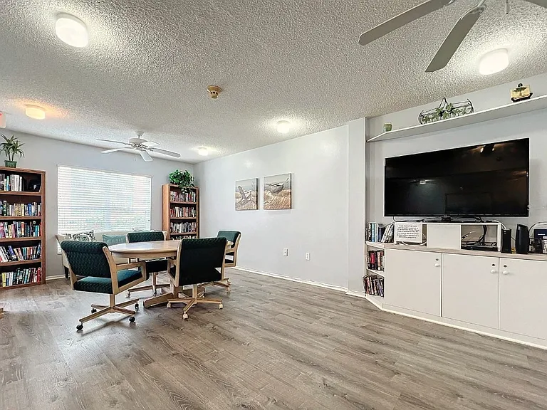 4110 Ironwood Cir #104 — Photo 34