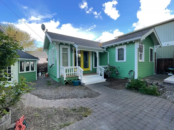 304 E 7th Pl, The Dalles, OR 97058