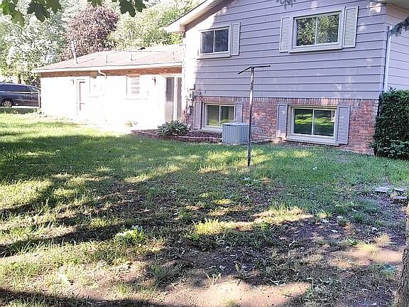 5th image of 1371 Alhi St