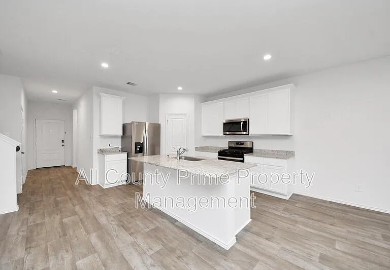 31303 Heddington Ln — Photo 7