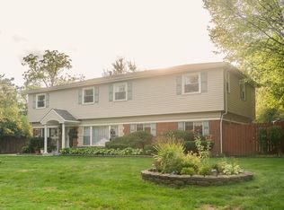 912 Highland Ln, Glenview, IL