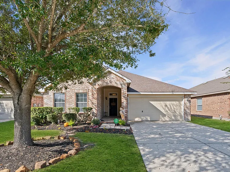 15107 Summer Sunset Dr — Photo 1