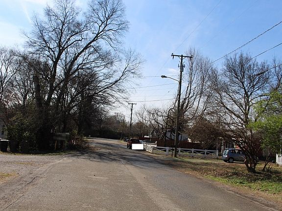 5th image of 2202 Sadler Ave