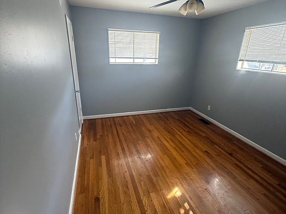 5th image of 1001 Clearfield Dr