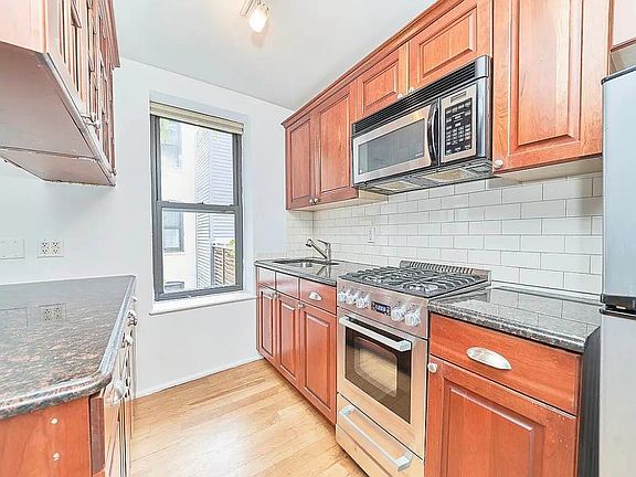 5th image of 10 Morton St Frnt 2