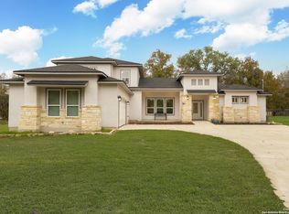 3711 Waterwood Pass Dr, Elmendorf, TX 78112