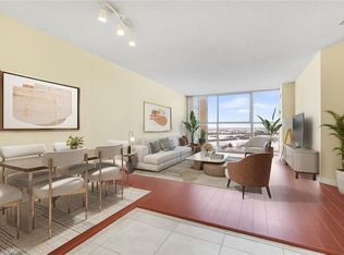 35 Trailwood Dr #1515, Mississauga, ON L4Z 3L6