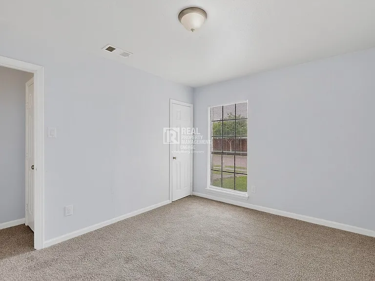 5217 Aberdean Trl — Photo 7