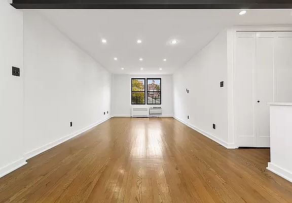 4th image of 3520 Leverich St APT A4