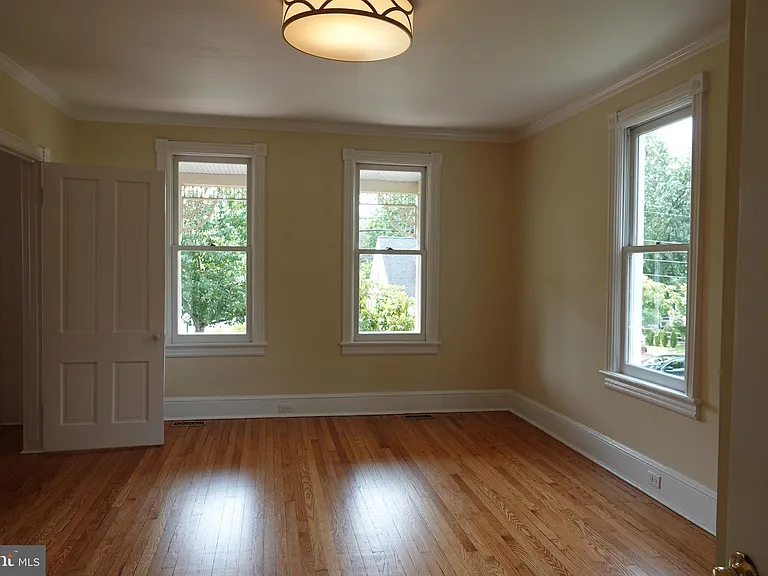 36 Hart Ave — Photo 24