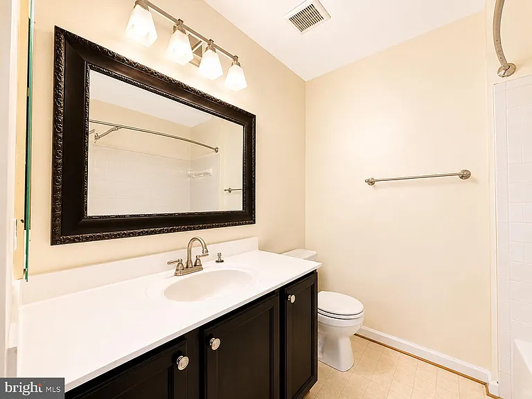 8268 Vermont Pl — Photo 15