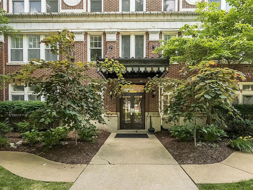 1st image of 5330 Pershing Ave APT 305